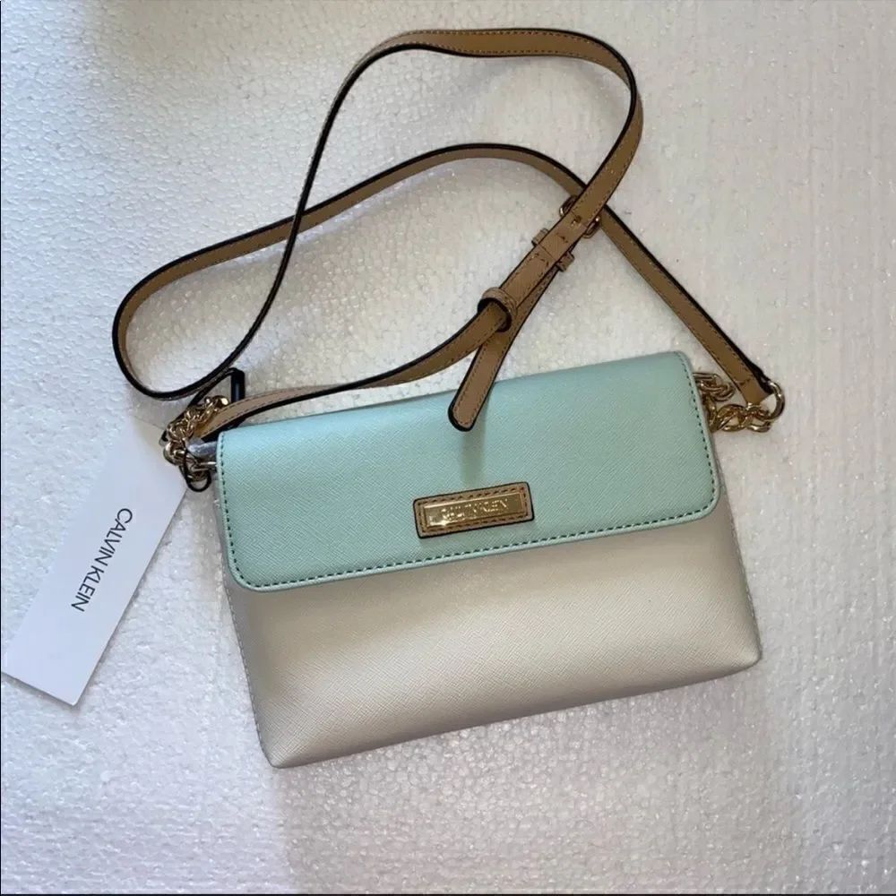 π CalvinβKleinΒ Hayden Flap celery/white crossbody chain - leatherβstrap